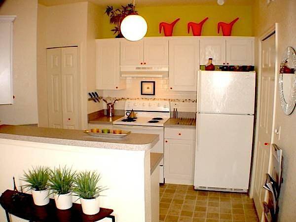 5693 Star Rush Dr in Melbourne, FL - Foto de edificio - Building Photo