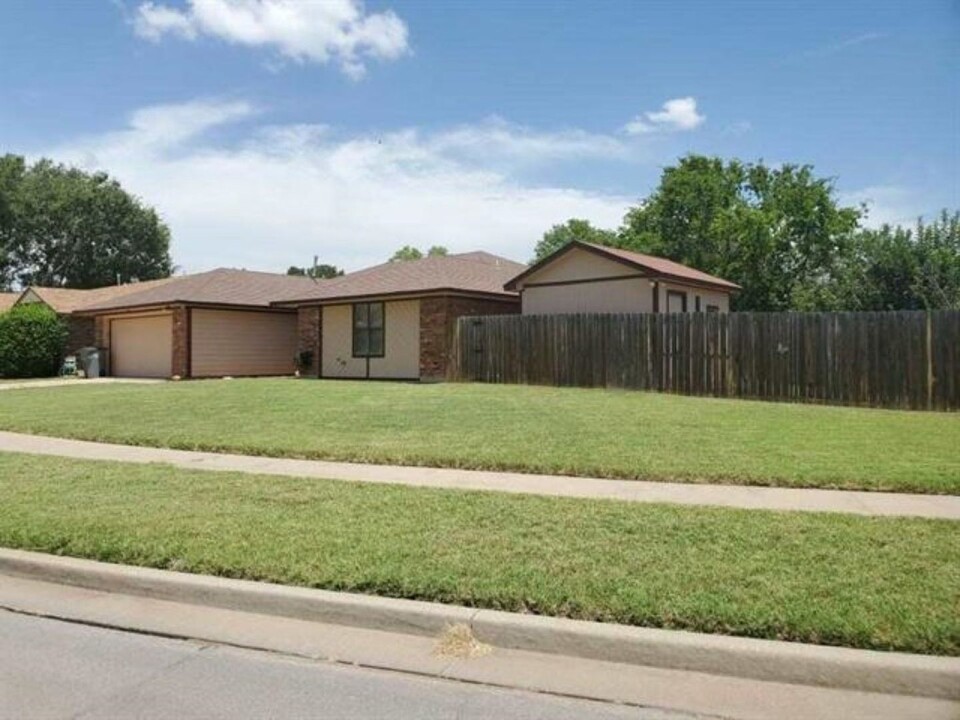 5503 NW Wilfred Dr in Lawton, OK - Building Photo