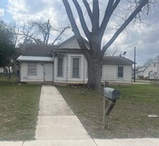 281 N Houston Ave in New Braunfels, TX - Building Photo
