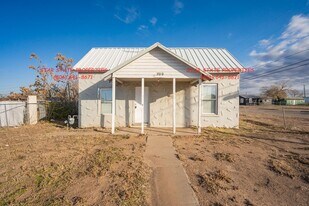 300 N McMasters St in Amarillo, TX - Building Photo