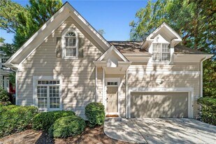 1362 Cartecay Dr NE in Atlanta, GA - Building Photo