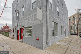 1070-1072 N Front St in Philadelphia, PA - Building Photo - Building Photo