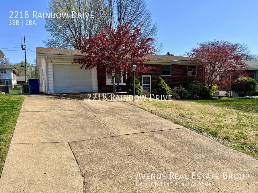 2218 Rainbow Dr in St. Louis, MO - Building Photo