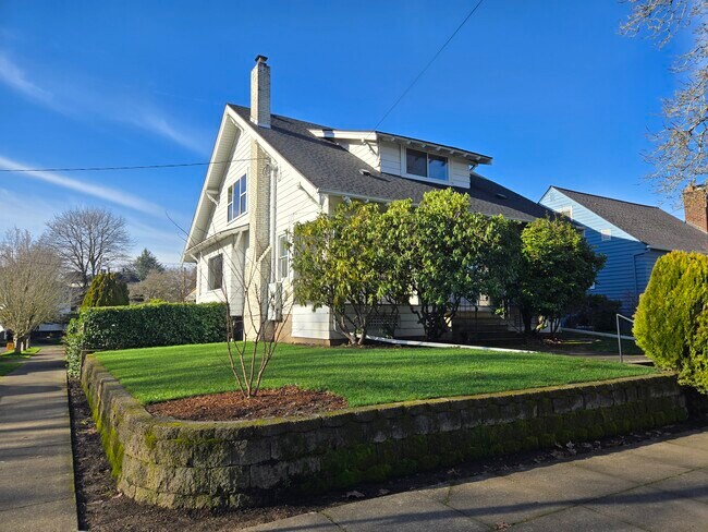 3705 N Longview Ave, Unit A