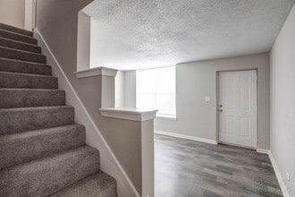 Towne at Lakewood Heights in Atlanta, GA - Foto de edificio - Building Photo
