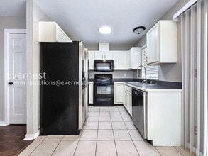 2107 S Acoma St in Denver, CO - Building Photo - Building Photo