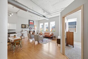 110 N 3rd St in Columbus, OH - Building Photo