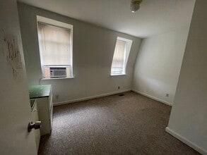 1507 Spring Garden St, Unit 2 in Philadelphia, PA - Foto de edificio - Building Photo