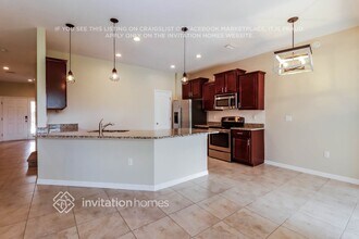 3742 Silverlake Way in Wesley Chapel, FL - Foto de edificio - Building Photo