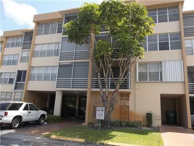 property at 2771 Taft St