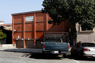 Locust Ave Apartments in Long Beach, CA - Building Photo - Building Photo