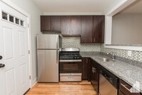 4425 N Wolcott Ave photo'
