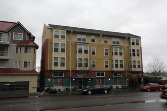 Meadowbrook View Apartments in Seattle, WA - Building Photo - Building Photo