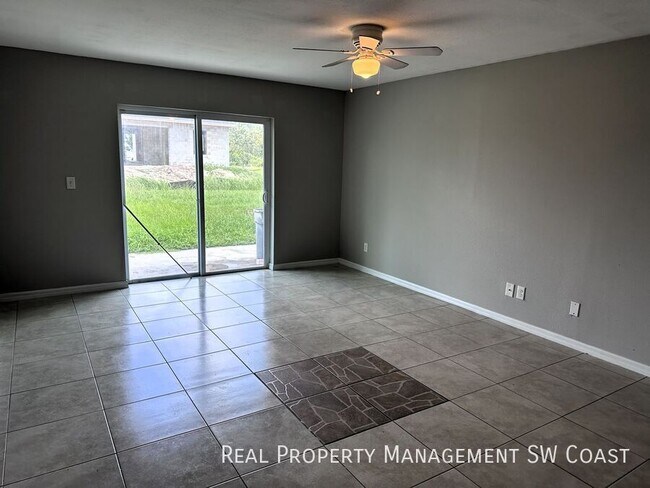 774 Holmes Ave in Lehigh Acres, FL - Building Photo - Building Photo