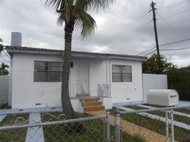 25 NW 50th Ave in Miami, FL - Building Photo