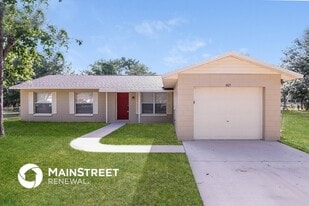 605 Dorothy Cir in Eustis, FL - Building Photo