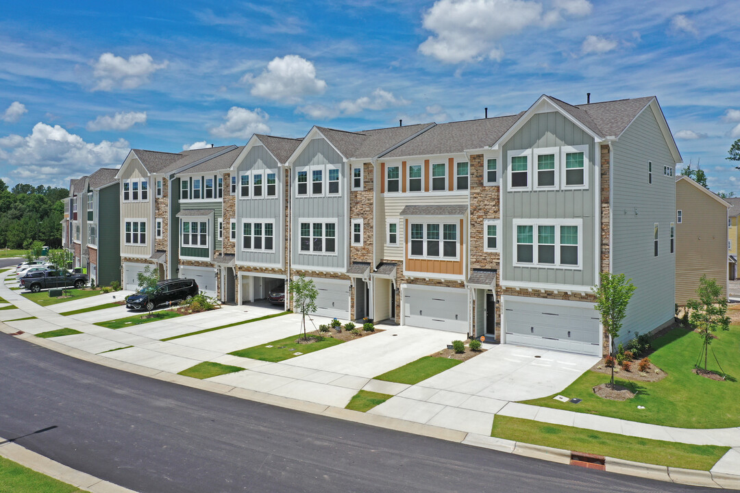 Ellis Crossing Townes in Durham, NC - Building Photo