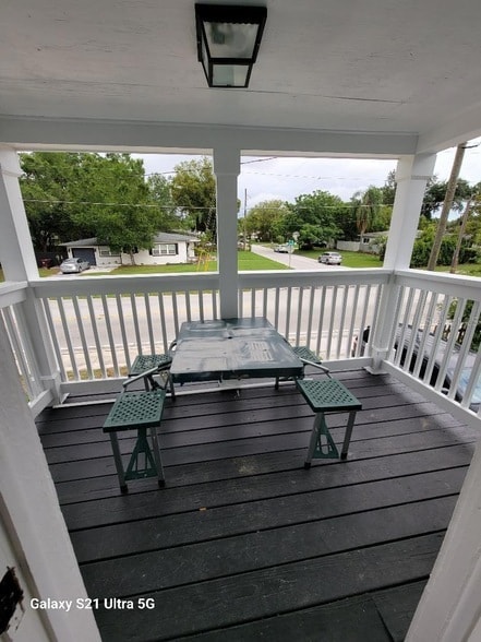 property at 16 S Primrose Dr