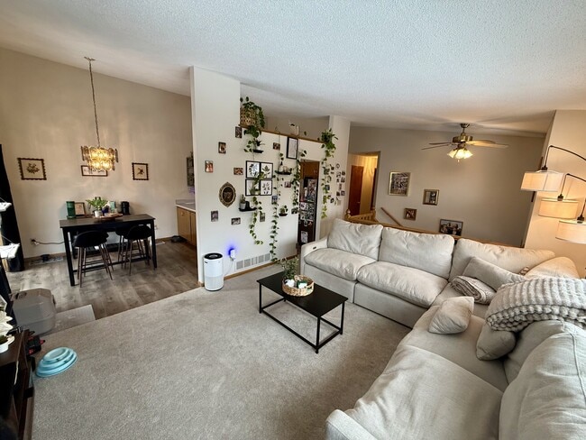 7991 147th St W in Apple Valley, MN - Building Photo - Building Photo