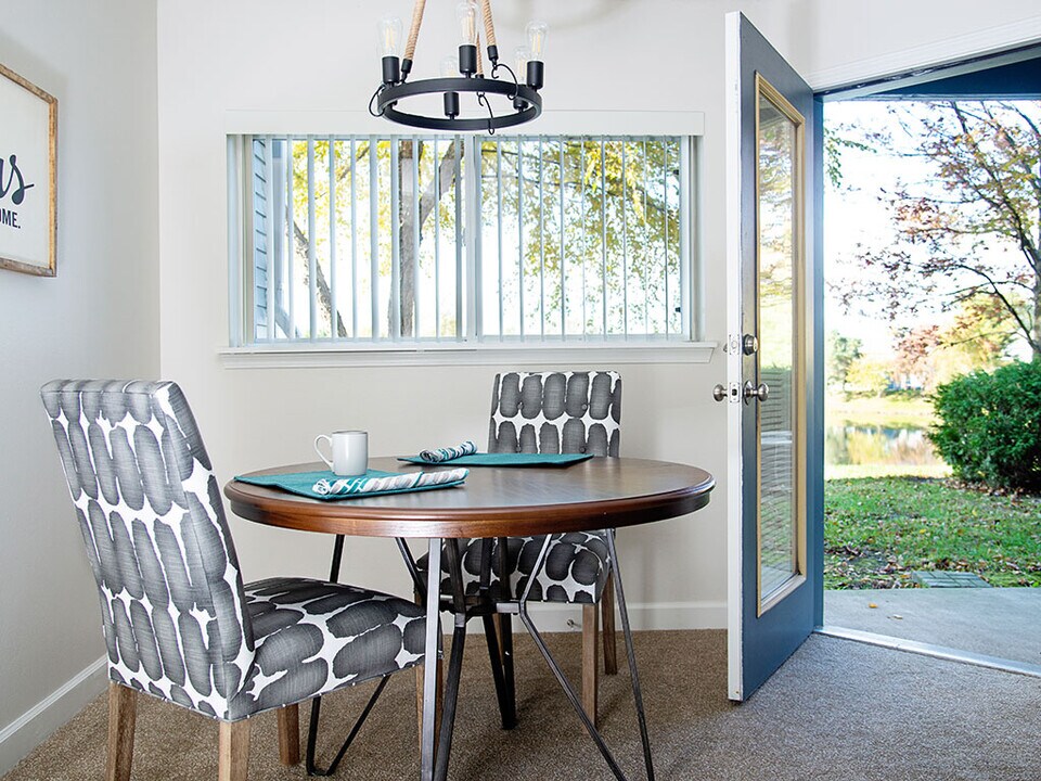 Fountains Apartments in West Des Moines, IA - Building Photo