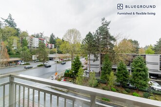 10333 Main St, Unit FL3-ID838 in Bellevue, WA - Foto de edificio - Building Photo
