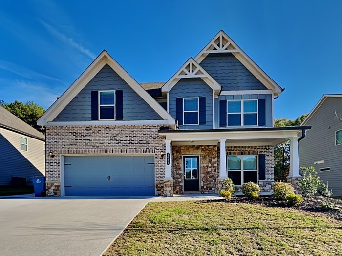 1931 Cobblefield Cir in Dacula, GA - Foto de edificio