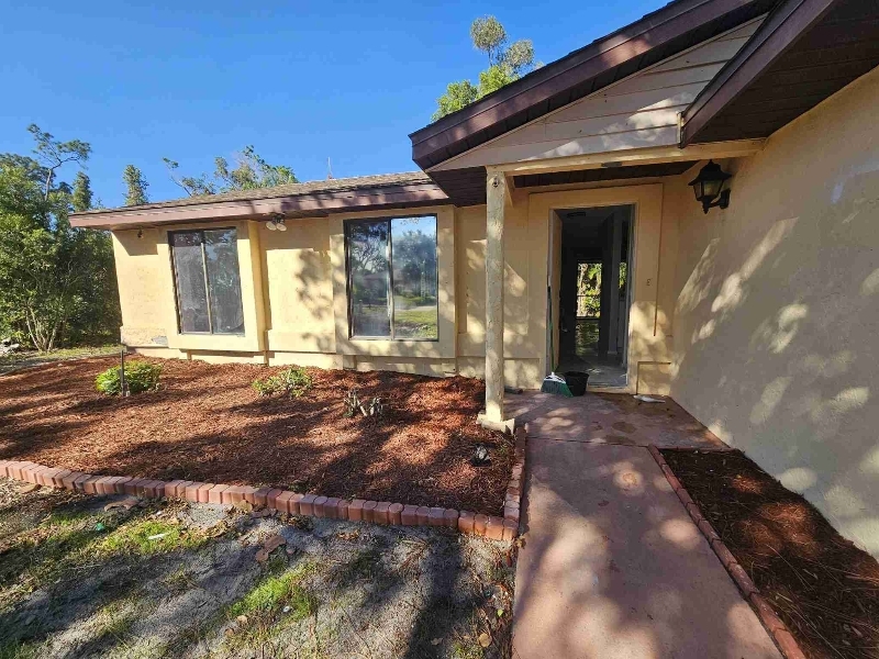 8097 Lake San Carlos Cir in Ft. Myers, FL - Building Photo