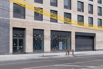 Ebenezer Plaza Phase II in Brooklyn, NY - Foto de edificio - Building Photo