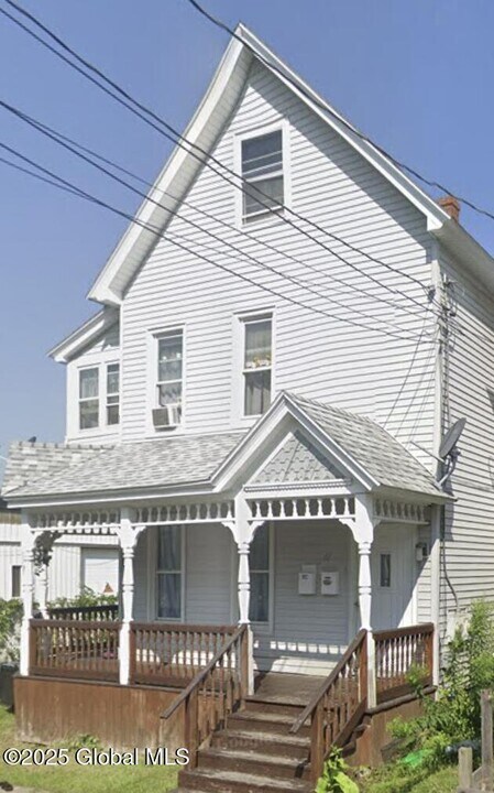 61 Jay St in Amsterdam, NY - Building Photo