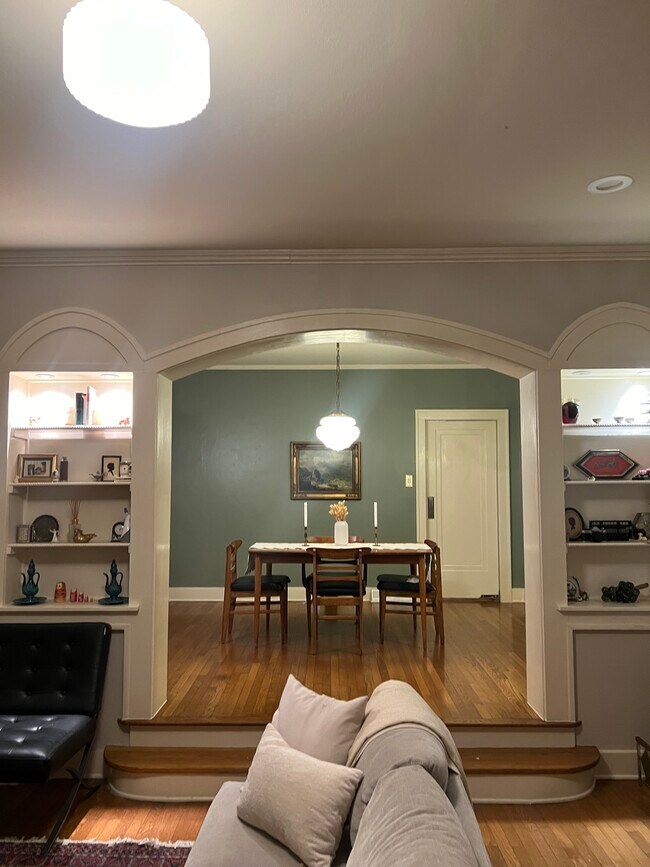 319 E Lullwood Ave in San Antonio, TX - Building Photo - Building Photo