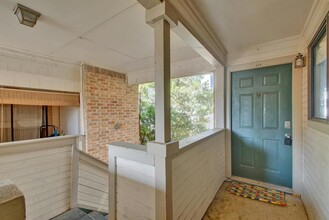 2500 Burleson Rd in Austin, TX - Foto de edificio - Building Photo