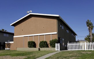 4742 Canoga St in Montclair, CA - Building Photo
