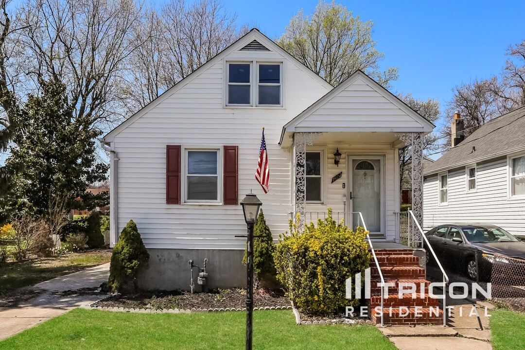 7802 Shepherd Ave in Parkville, MD - Building Photo