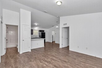 6064 NW 54th Terrace in Ocala, FL - Building Photo - Building Photo