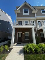 348 Jeff Keeton Dr, Unit Condo in Hazel Park, MI - Building Photo