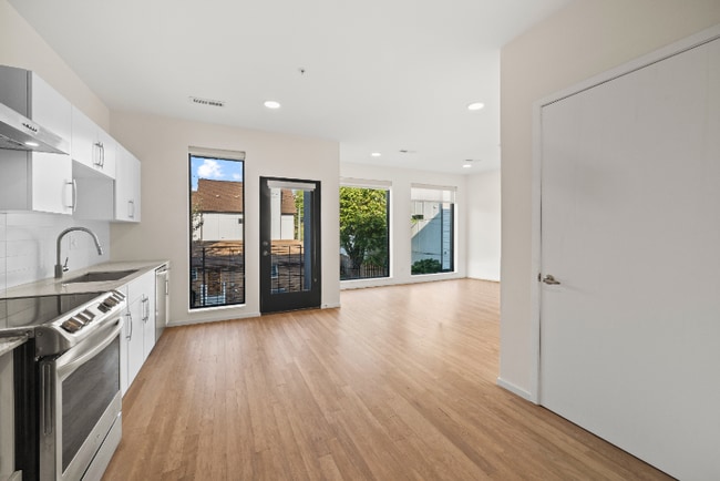 806 Olympic St, Unit 305 in Nashville, TN - Foto de edificio - Building Photo