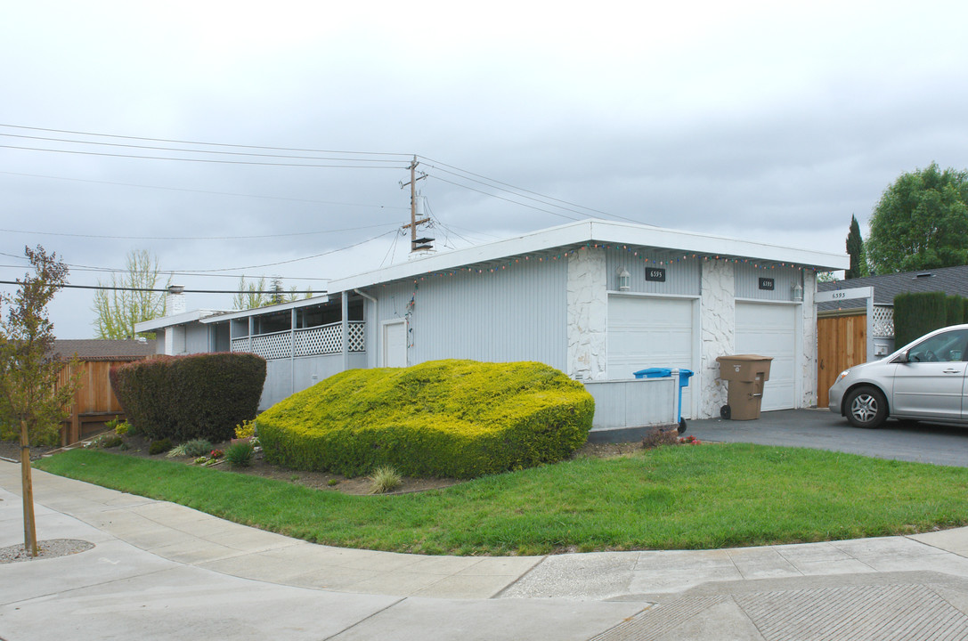 6393-6395 Bollinger Rd in Cupertino, CA - Building Photo