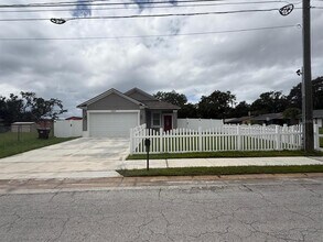 2220 Smith St in Kissimmee, FL - Building Photo - Building Photo