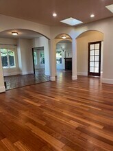 8302 S Sepulveda Blvd in Los Angeles, CA - Building Photo - Building Photo