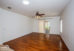 2348 Great Elk Dr in Henderson, NV - Building Photo - Building Photo