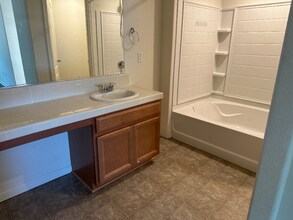 1312 Ladyfern St in Olivehurst, CA - Building Photo - Building Photo