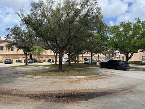 4309 Via Piedra Cir in Sarasota, FL - Building Photo - Building Photo