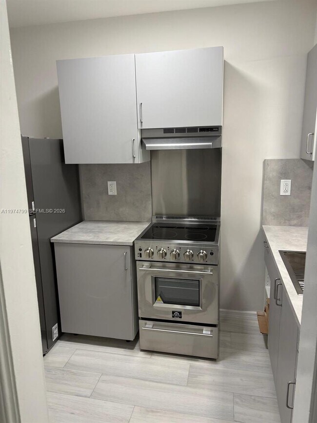 510 Santander Ave, Unit 1 in Coral Gables, FL - Building Photo - Building Photo