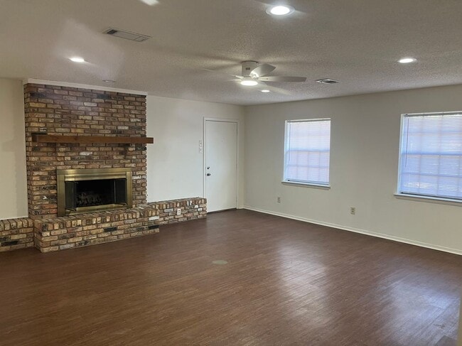 2512 Lasalle Dr in Irving, TX - Building Photo - Building Photo