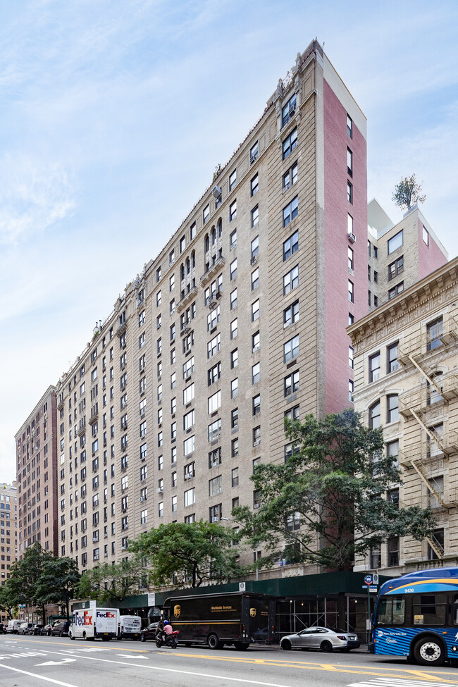 60 E 96th St in New York, NY - Building Photo - Building Photo