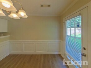 1132 St Phillips Ct in Locust Grove, GA - Foto de edificio - Building Photo