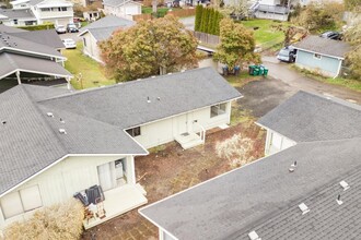 2016 N Cambrian Ave in Bremerton, WA - Building Photo - Building Photo