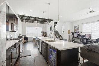 4704 Crawford St in Houston, TX - Building Photo - Building Photo