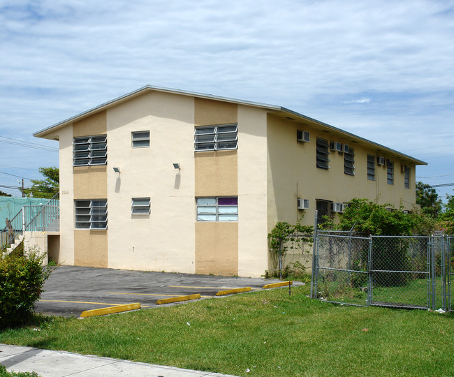 1655 NW 18th St in Miami, FL - Building Photo - Building Photo