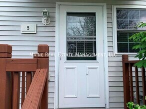 5 River Village Dr in Milford, ME - Building Photo - Building Photo